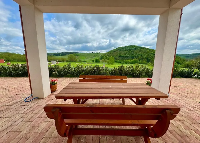 Csigevar Birtok 2 בית אירוח *